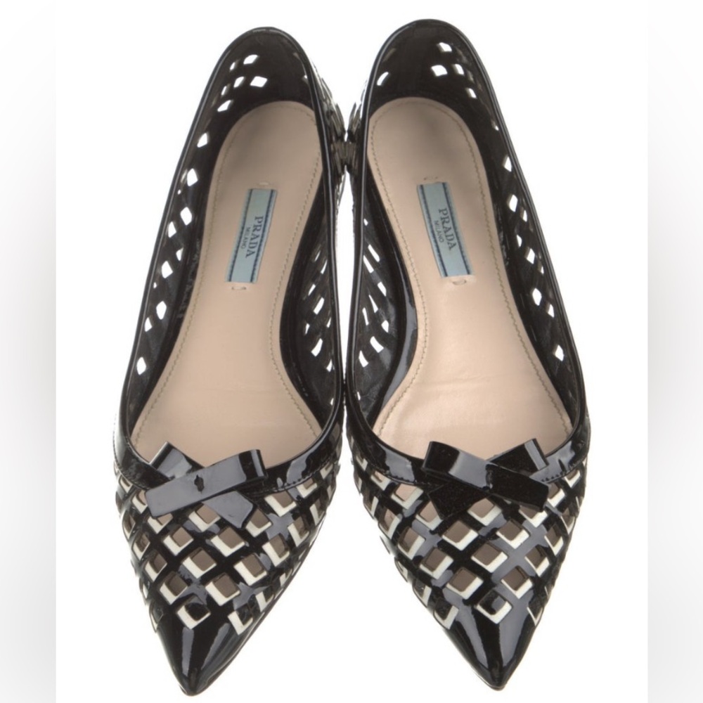 Prada Women's Black and White Patent Leather flats - size 38